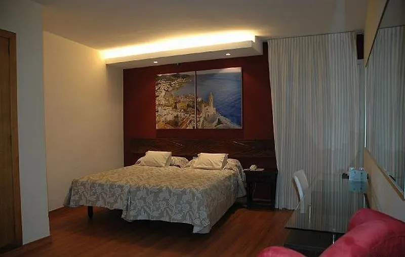 فندق Galeon سيدجيس 3*,